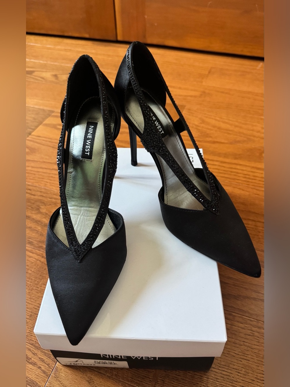 Nine West Black Satin with Rhinestones Pointed Toe Evening Pumps Sz 7.5